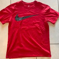 Maglietta Rossa Nike Swoosh Stampa