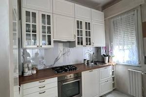 Appartamento di 80 m² con 3 locali e box auto a Pa
