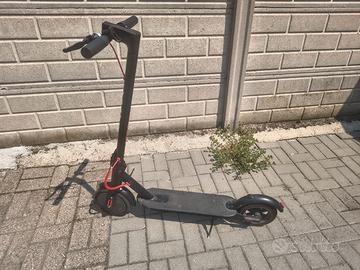 Monopattino elettrico funzionante