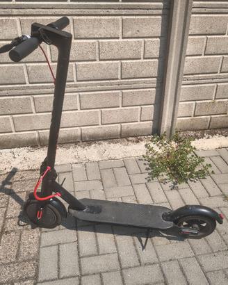 Monopattino elettrico funzionante