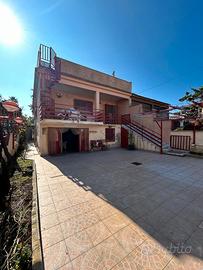 Villa in viale privato