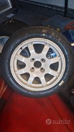 Pneumatici da competizione bagnato