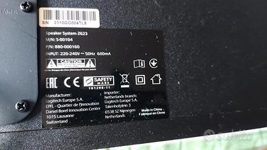 Logitech Z623 THX con subwoofer