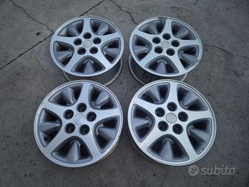 Cerchi In Lega Da 15" Per Chrysler Voyager 2001