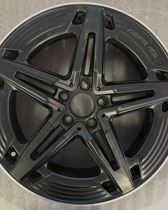 Cerchio mercedes a 35 a 45 raggio 19 amg