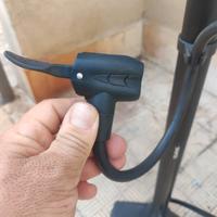 Pompa generica per biciclette.