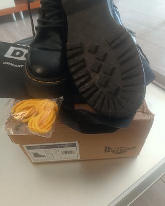 dr Martens n 37