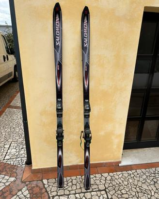 Sci da discesa Salomon Evolution sport montagna