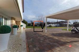 CASA SINGOLA CON AMPIO GIARDINO E MAGAZZINO - CLAS