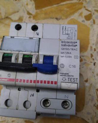 Interr. magnetotermico differenziale bticino G8130