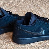 Nike Air Jordan 1 Low Triple Black