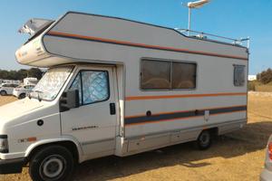 camper marca caravans International 6.15 
