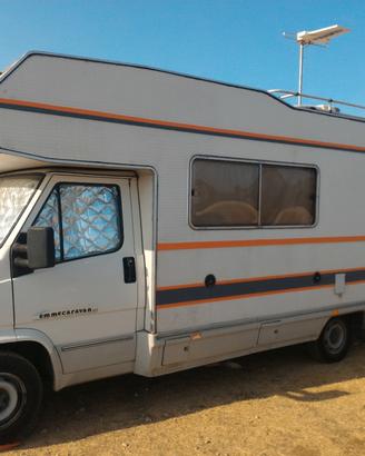 camper marca caravans International 6.15 