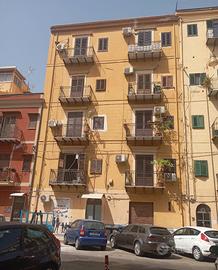 S F DI PAOLA,/ VIA CARINI, 4 locali a reddito