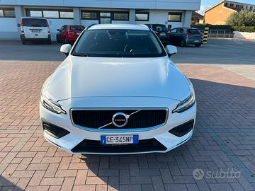 Volvo V60 B3 Mild Hybrid Geartronic R-Design, 2021
