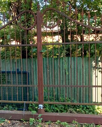 Cancello in ferro di 400 x 195 x 255 su monoblocco