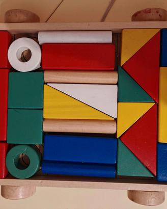 Carretti o con forme geometriche in legno 