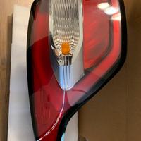 fanale posteriore sinistro Ford Kuga 2017