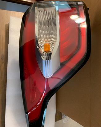 fanale posteriore sinistro Ford Kuga 2017