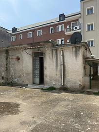 Casa indipendente con ingresso auto