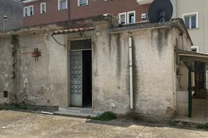 Casa indipendente con ingresso auto