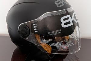 Casco Jet nero opaco BKR XL
