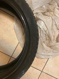 4 Gomme Invernali Hankook iON i*cept 215/45 R20