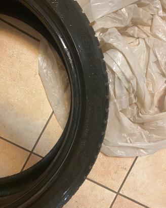 4 Gomme Invernali Hankook iON i*cept 215/45 R20