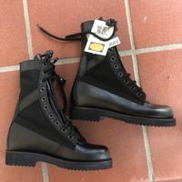 Stivali militari misura 35 in pelle