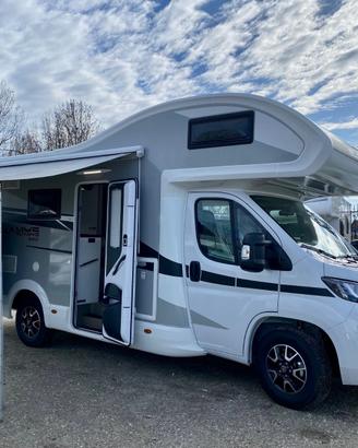 Noleggio camper 8 posti letto