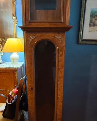 Struttura orologio a pendolo in legno