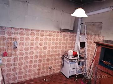 Stufa a legna datata