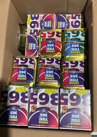 Box e bustine FIFA 365 panini calciatori figurine