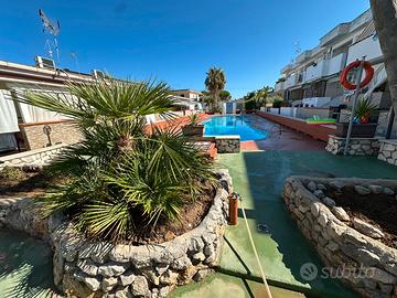 Residence con piscina a due passi dal mare