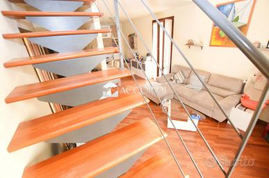 Rif.SW188- appartamento ind. trilocale