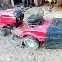 Trattorino tagliaerba