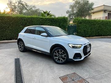 AUDI A1 Citycarver 30 TFSI S tronic Identity