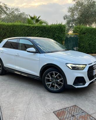 AUDI A1 Citycarver 30 TFSI S tronic Identity