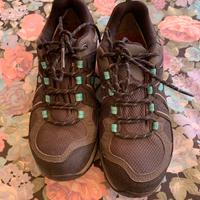 Scarpe salomon da montagna