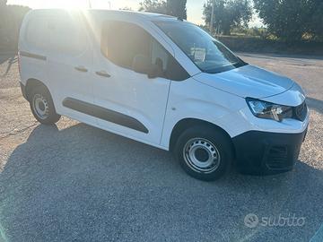 Peugeot partner 1.5 diesel 3 posti full optional