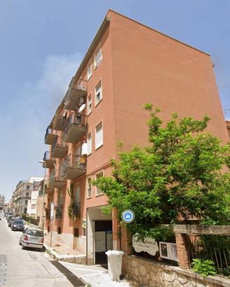 Appartamento di 130 m² con 5 locali e box auto a A