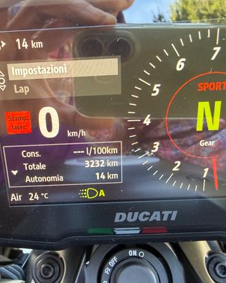 Moto Ducati Diavel v4