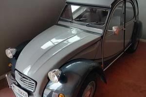 Citroen 2CV charleston