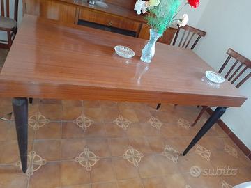 Tavolo con 8 sedie