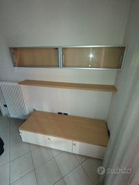 mobile basso e 2 vetrinette nuovi