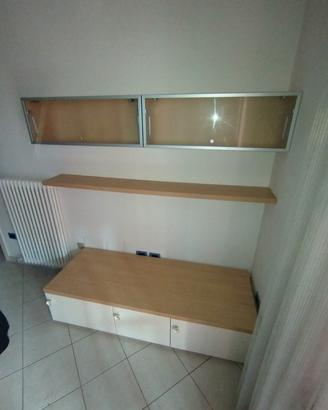mobile basso e 2 vetrinette nuovi