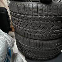 Pirelli Sottozero 3 Invernali 21” 245/35 285/30