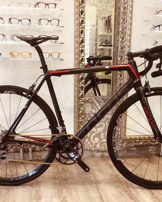 FOCUS IZALCO MAX SUPERLIGHT 5.495 kg - CLAVICULA
