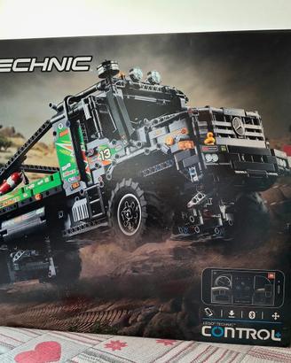 Lego Technic mercedes zetros 4x4  42129