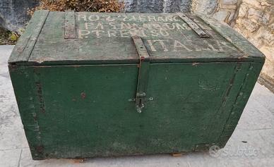 Vecchio Baule anni 50 in legno.